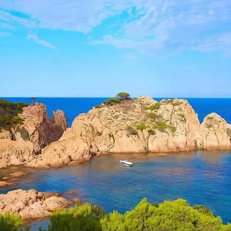 Apartment Sunny Costa Brava Getaway With Large Private Pool *